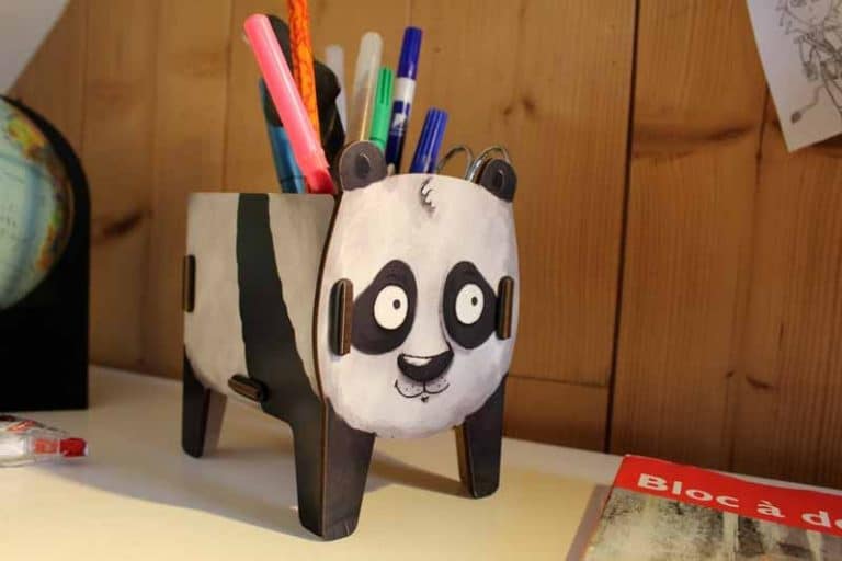 Pot à crayons "Panda" en bois recyclé. WERKHAUS