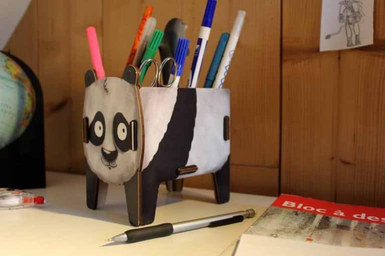 Pot à crayons "Panda" en bois recyclé. WERKHAUS