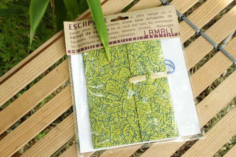 Carnet de notes ou de voyage "ESCAPADE Bambou". Feuillage vert.Papier Lokta. NEPAL. Lamali.