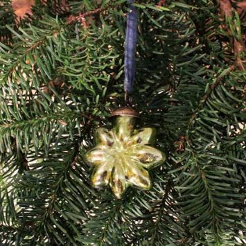 Flocon- étoile de Noël en verre recyclé. Vert. NKUKU.