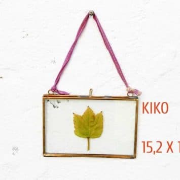 Petit cadre photo "Kiko" en laiton de 10x15 cm (PAYSAGE). Nkuku.