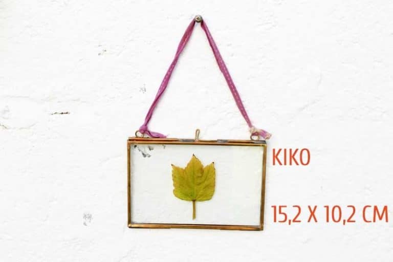 Petit cadre photo "Kiko" en laiton de 10x15 cm (PAYSAGE). Nkuku.