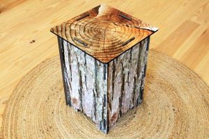 Tabouret/ Table d'appoint "écorce" en bois recyclé. WERKHAUS