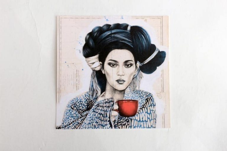 "La Tasse Rouge". Carte postale, sur Papier d'art. Stéphanie Ledoux.