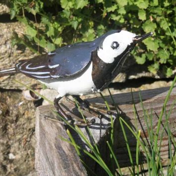 Bergeronnette, en métal recyclé. Fait main. Zimbabwe