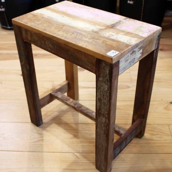 Tabouret, table d'appoint, table de chevet en bois de récupération. Certifié FSC.