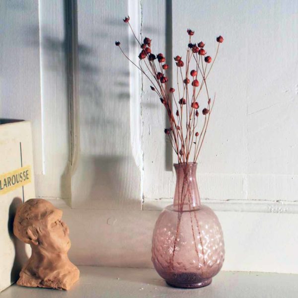 Petit vase vintage prune en verre recyclé.