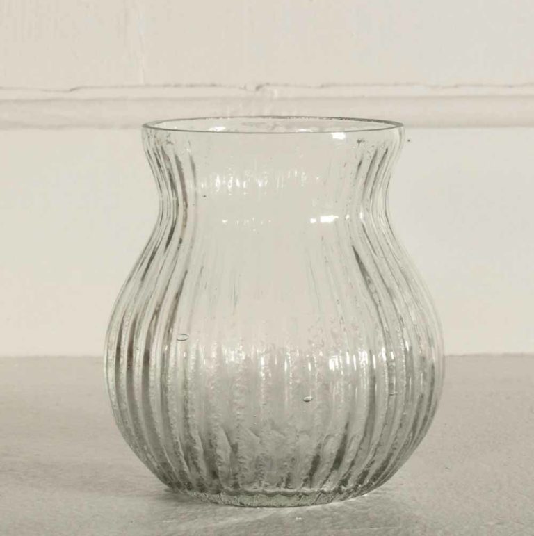 Petit vase vintage transparent en verre recyclé.