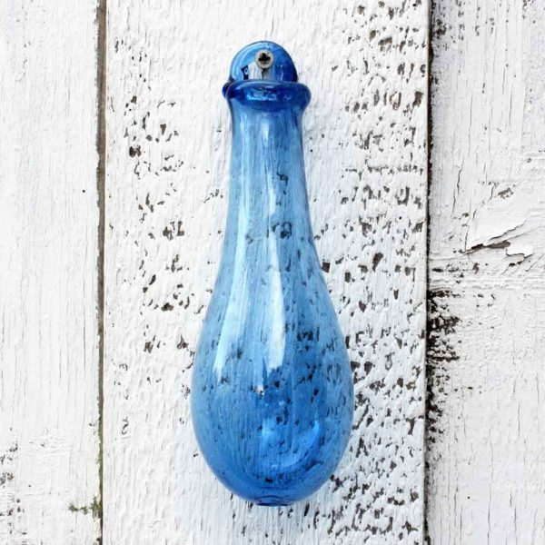 Vase "goutte" soliflore bleu en verre à suspendre, fait main.