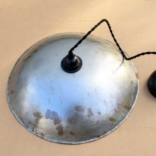 Lampe, suspension, abat-jour en métal de récupération. Burkina-Faso.